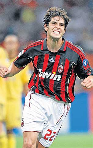 Milán debate sobre la posible salida de Kaká
