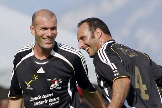 Zidane afirma que su vida es "tan plena como cuando era jugador"