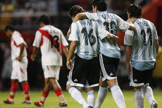 Argentina, con fe y paciencia, ya está en semifinales