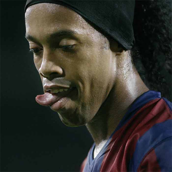 Ronaldinho también es duda ante el Zaragoza