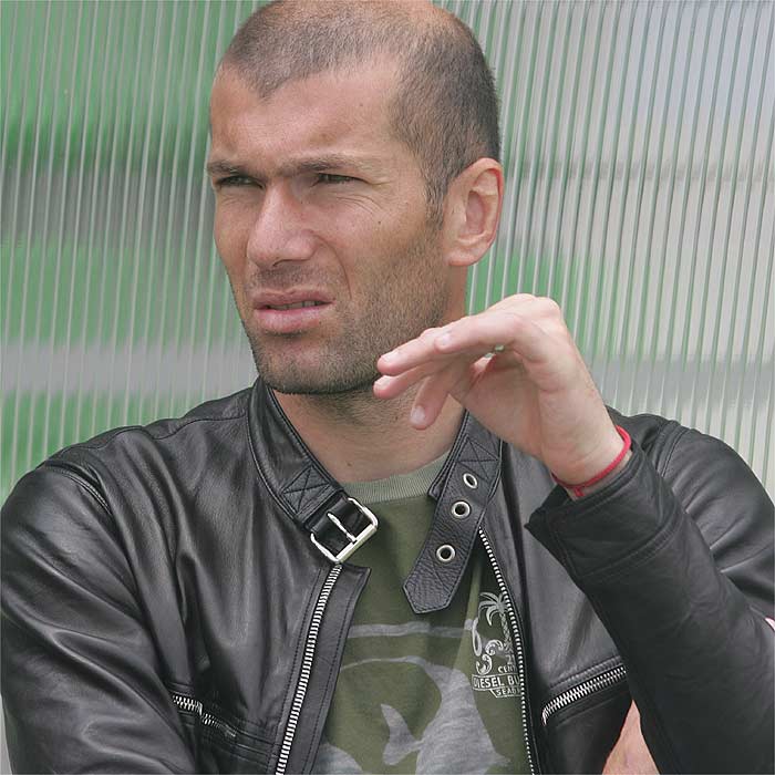 Zidane: "No lamento mi retirada pero echo en falta el campo"