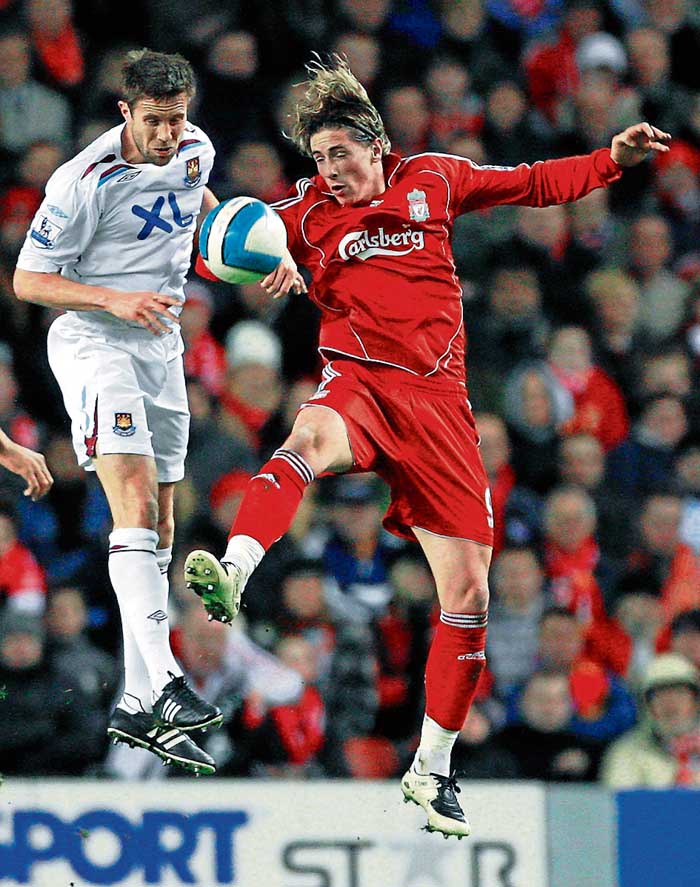 Torres marca su tercer hat-trick con el Liverpool
