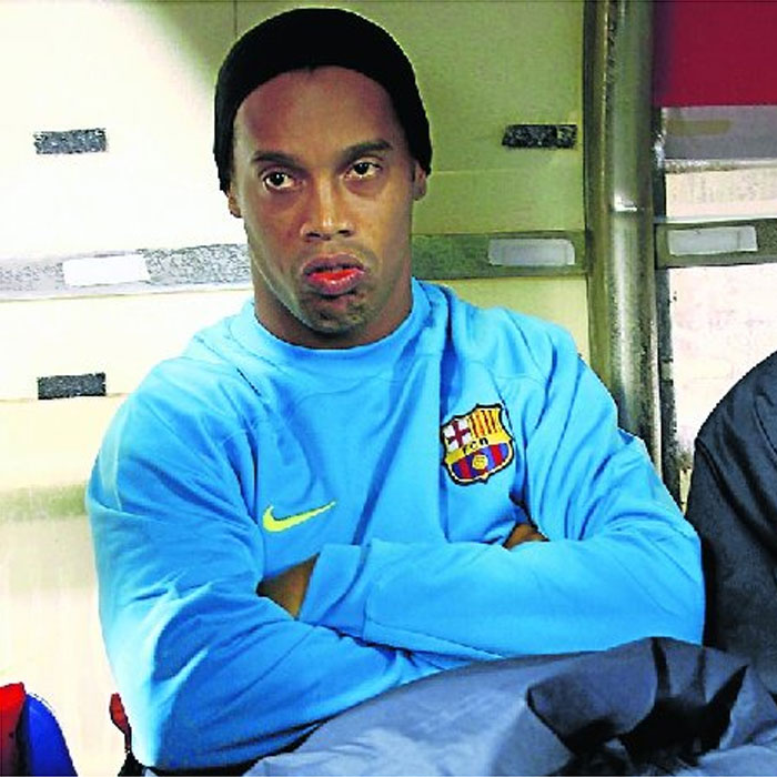 Ronaldinho dice adiós a la temporada