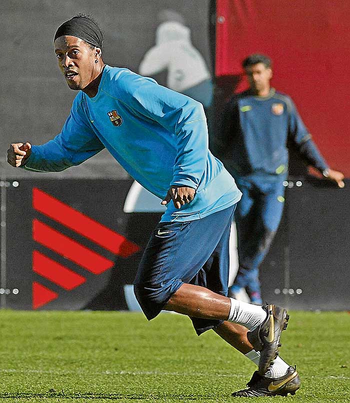 El Barça trata de hacer las paces con Ronaldinho