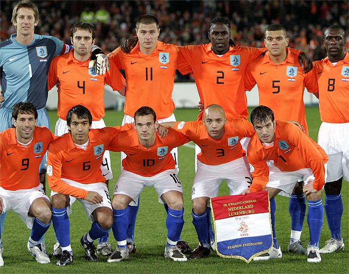 Van Basten mete a Maduro, Robben, Sneijder y Van Nistelrooy en lista previa