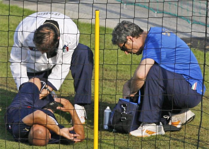 Cannavaro será operado mañana del tobillo izquierdo