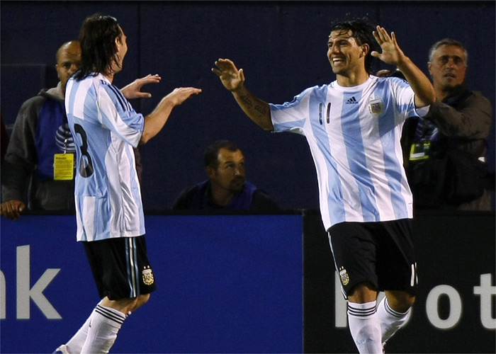 Argentina liquida a México gracias a la conexión entre Messi y Agüero