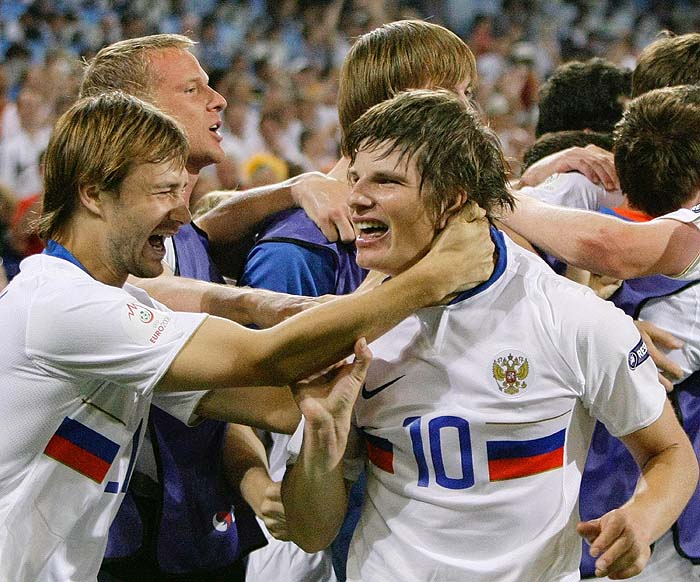 Футбол чемпионат европы 2008 россия. Аршавин сборная России 2008. Аршавин Россия Голландия 2008.