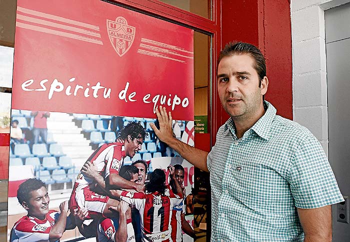 Michel Macedo ya es jugador del Almería
