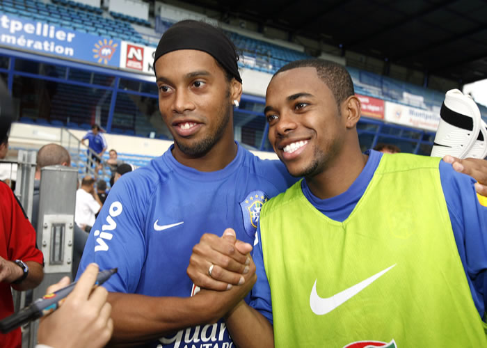 Ronaldinho, Robinho, Alves y Marcelo, convocados para Pekín 2008