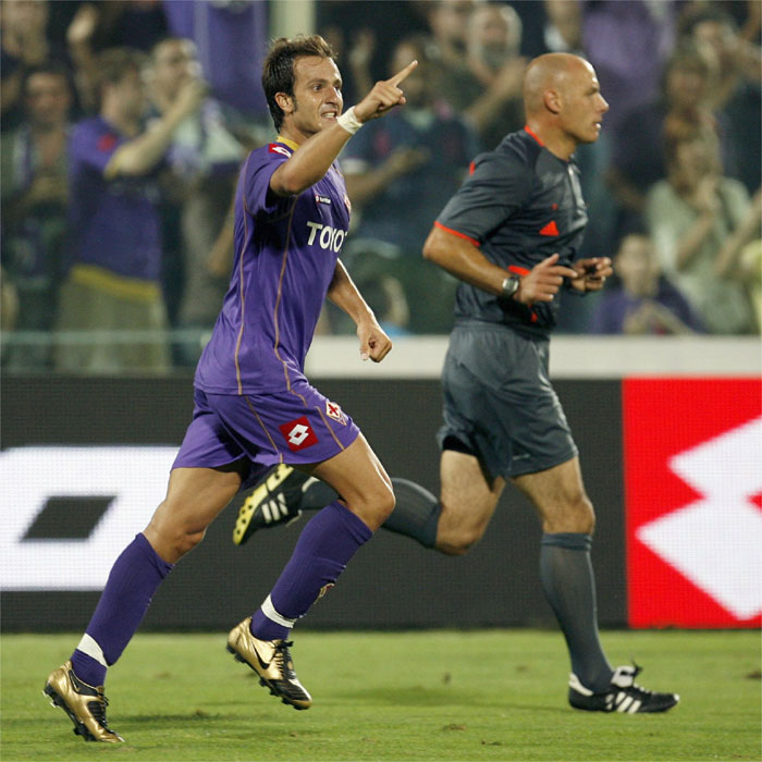 La Fiorentina pone un pie y medio en la Champions