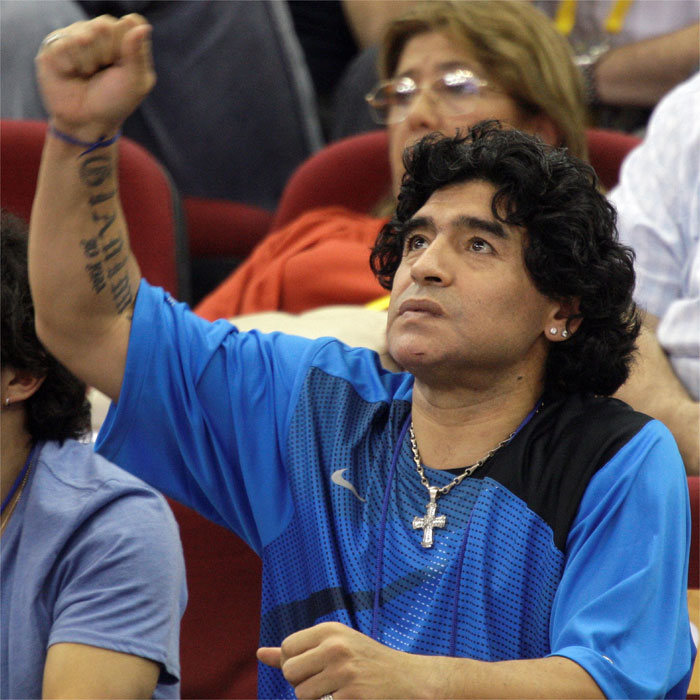 El ''Kun'' Agüero hizo llorar de emoción a Maradona