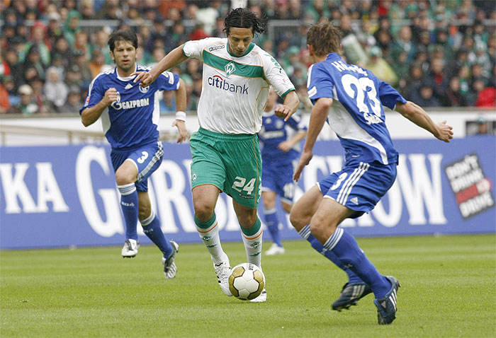 Westermann le da al Schalke un punto agónico en Bremen