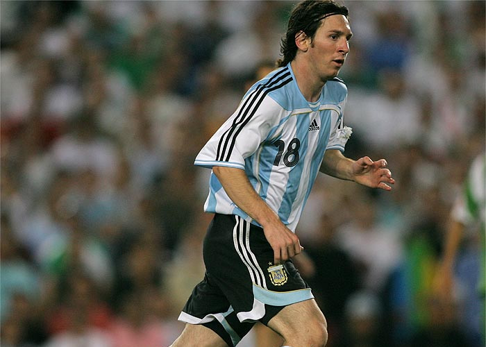 Messi: No sería "ninguna presión" que el seleccionador fuera Maradona