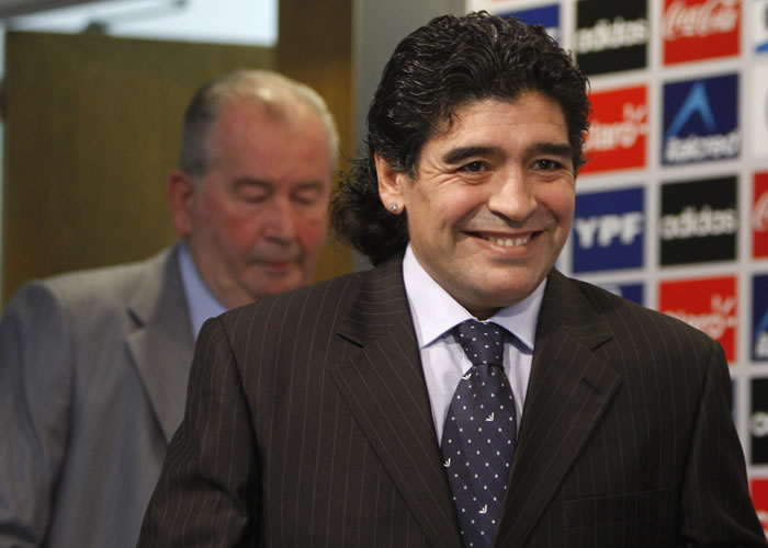 Maradona presentado oficialmente como seleccionador argentino