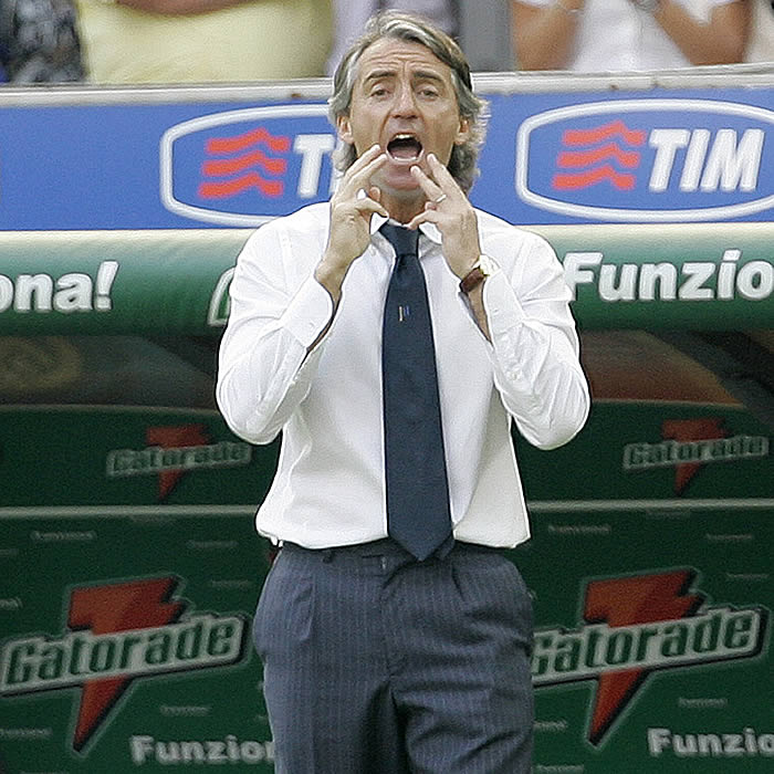 Mancini admite que puede que se esté "cocinando algo" con el Madrid