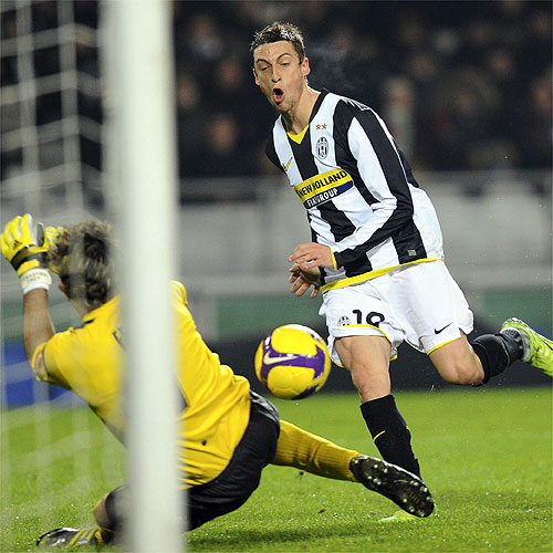 Del Piero deleita y deja a la Juventus líder