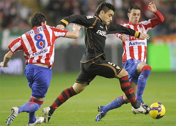 El Sporting sorprende al Sevilla en un gran partido defensivo