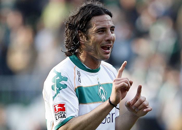 El Leverkusen gana en Colonia y el peruano Pizarro firma un ''hat trick''