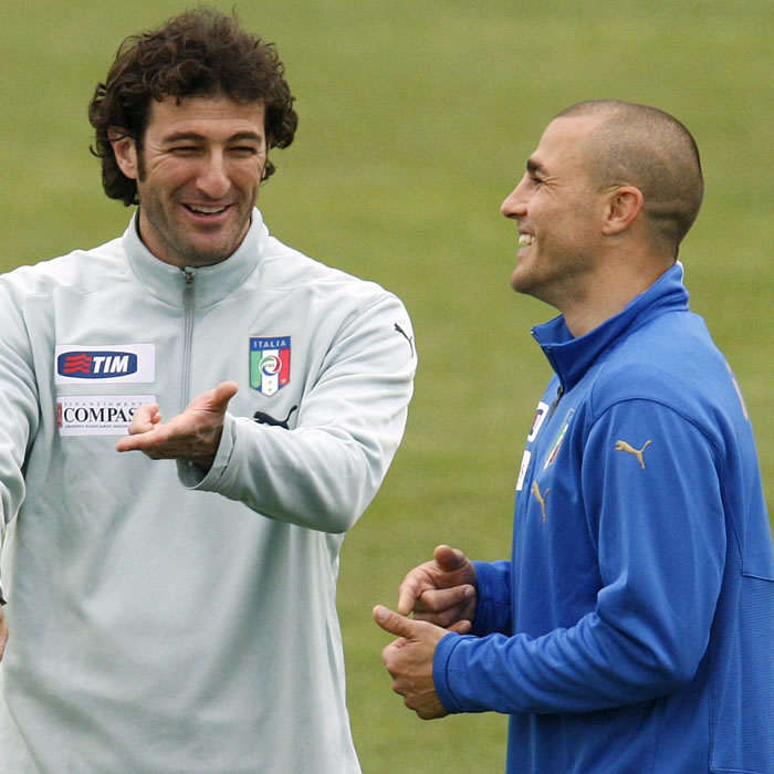 Cannavaro, feliz por su vuelta a Turín, dice que convencerá a los escépticos
