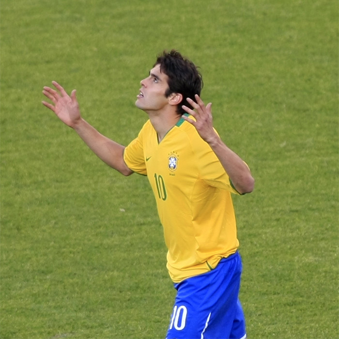 Victoria de Brasil con doblete de Kaká