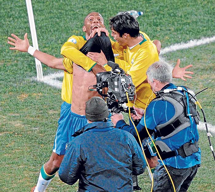 Alves rescató a Brasil