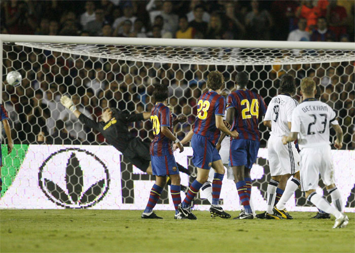 El Barça supera al Galaxy de Beckham con goles de los canteranos