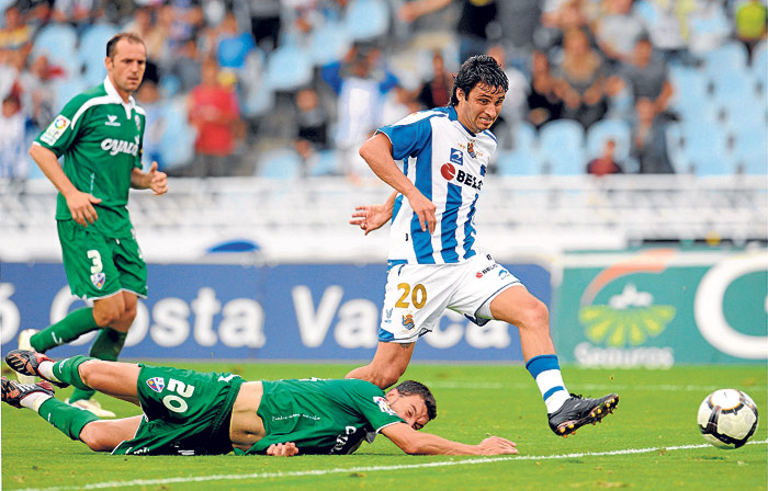 Griezmann despierta a la Real ante el Huesca