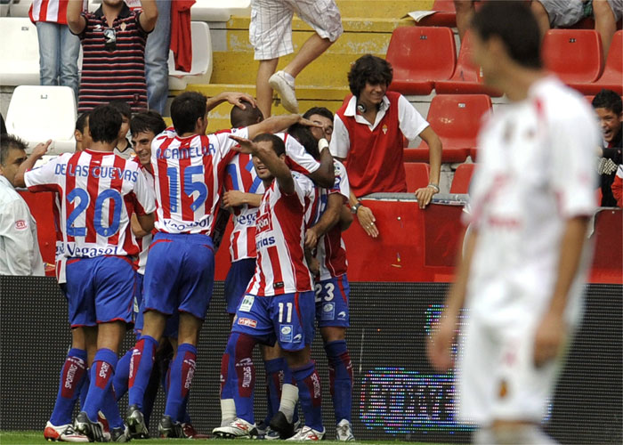 El Sporting desarbola al Mallorca en una excepcional segunda parte