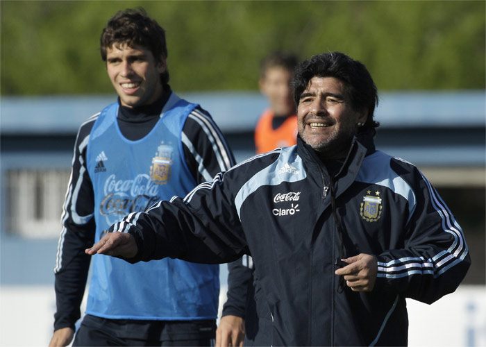 Maradona elogia a Nolberto Solano: "Es un maestro"