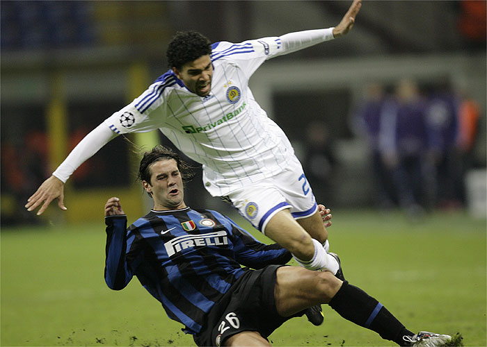 Inter y Dynamo firman un empate que mantiene abierto su pase a octavos