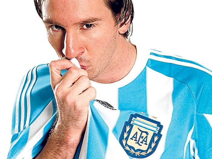 España y Argentina lucen las camisetas del Mundial