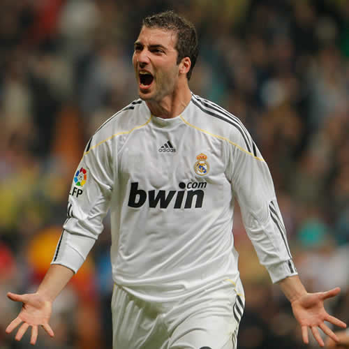 Higuaín: "Lo único que quiero es seguir aquí, pero vamos a ver qué pasa"