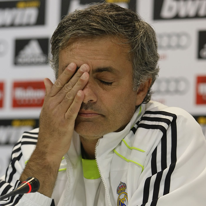 Mourinho: "Benzema no está muerto ni fuera del equipo"
