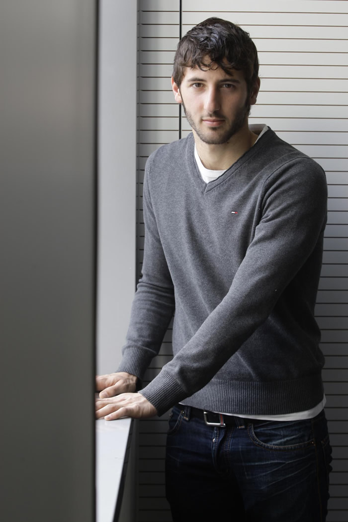 "Mou te mira a la cara y te dice qué debes corregir"