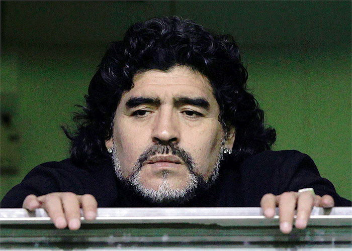 Maradona: "Neymar es un maleducado, como Pelé"
