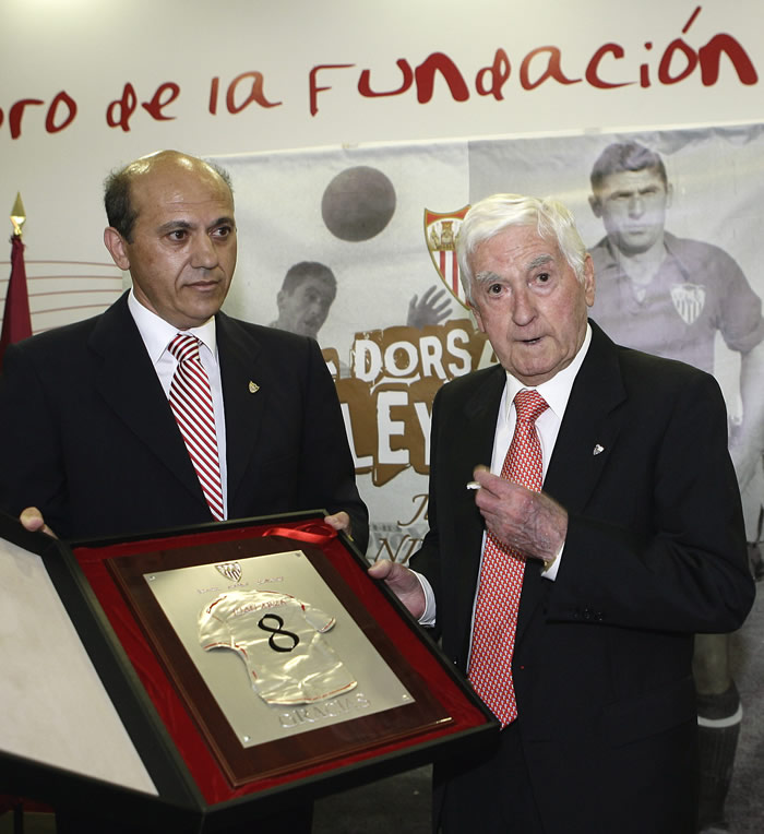 Fallece Juan Arza, el 'Niño de Oro' del Sevilla