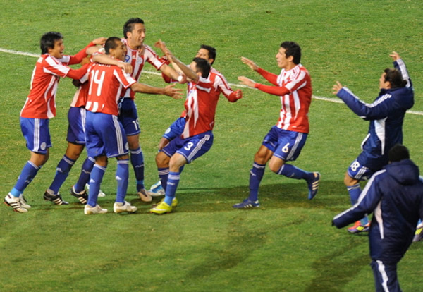 Paraguay disputará el título tras ganar por penaltis