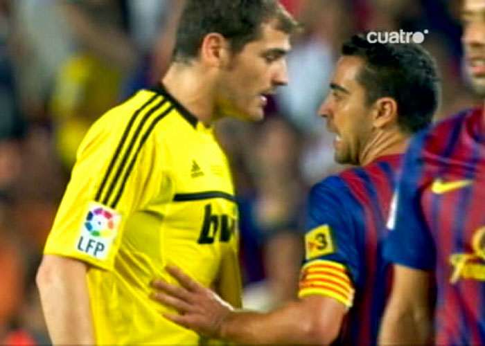 Casillas cruza mensajes de paz con Puyol y con Xavi