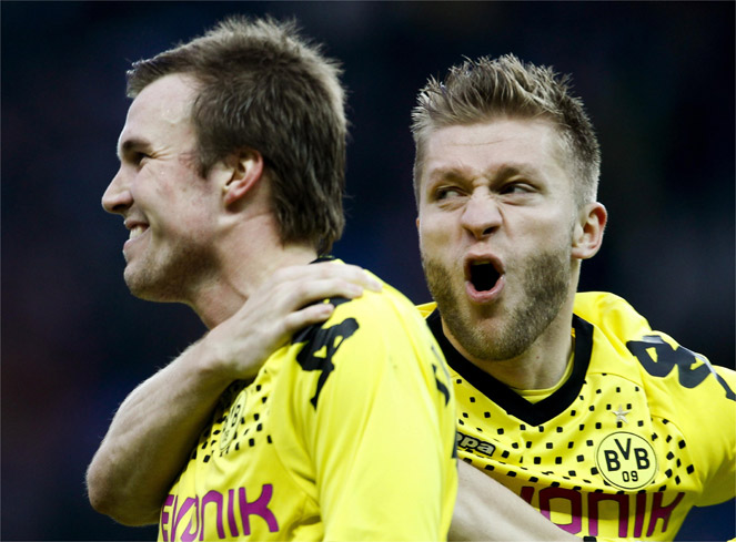 El Dortmund sigue líder y el Bayern tropieza