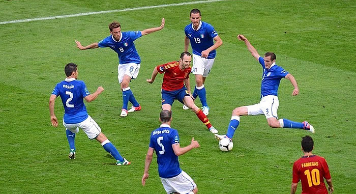 Europa votará a Iniesta para el Balón de Oro