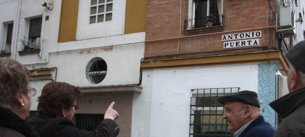 Sevilla le da una calle a Puerta