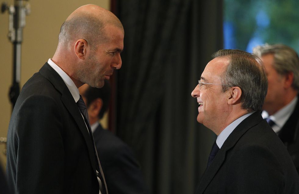 Zidane se reúne con Florentino para hablar de su nuevo papel