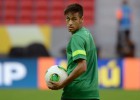 Un operario brasileño hace perder la paciencia a Neymar