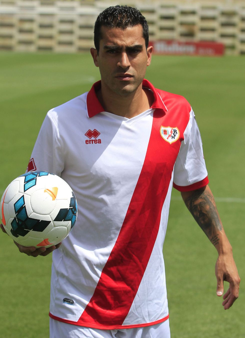 El mexicano Nery Castillo ya es nuevo jugador del Rayo El mexicano Nery Castillo ya es nuevo jugador del Rayo