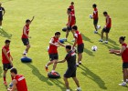 El Atleti se entrena con toda la plantilla al completo