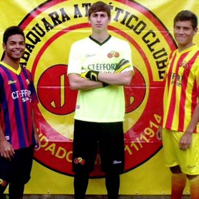 Un equipo de Brasil imita las dos equipaciones del Barcelona