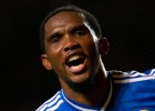 Dos goles de Eto'o acomodan al Chelsea en la primera plaza