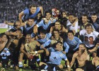 Uruguay se clasifica para Brasil en una aburrida fiesta sin goles