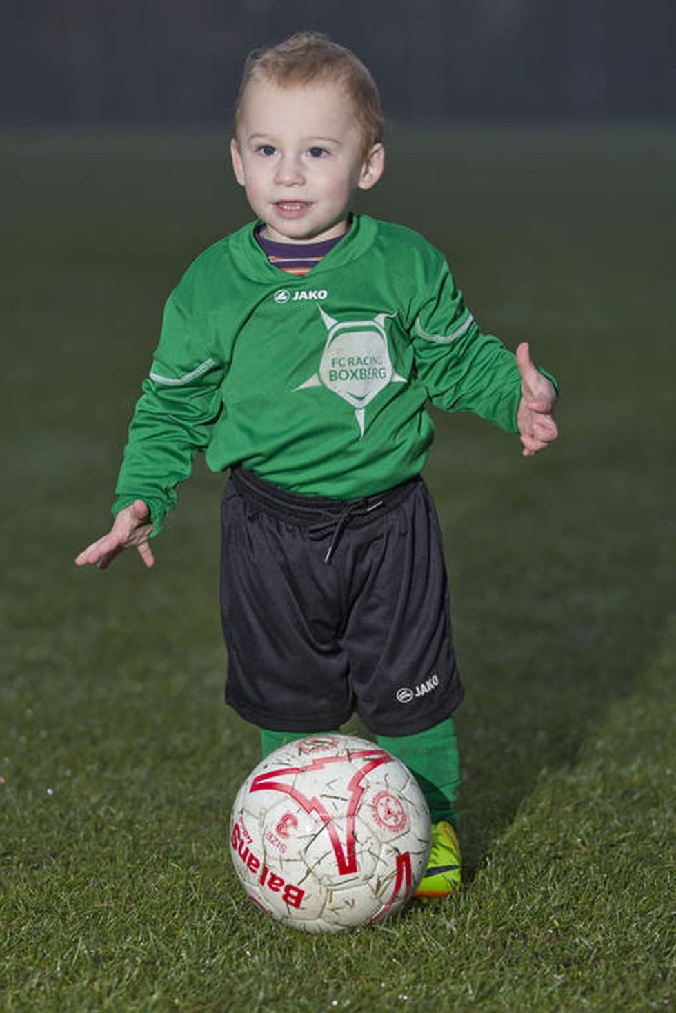 Un club de fútbol belga ficha a un niño de ¡20 meses!